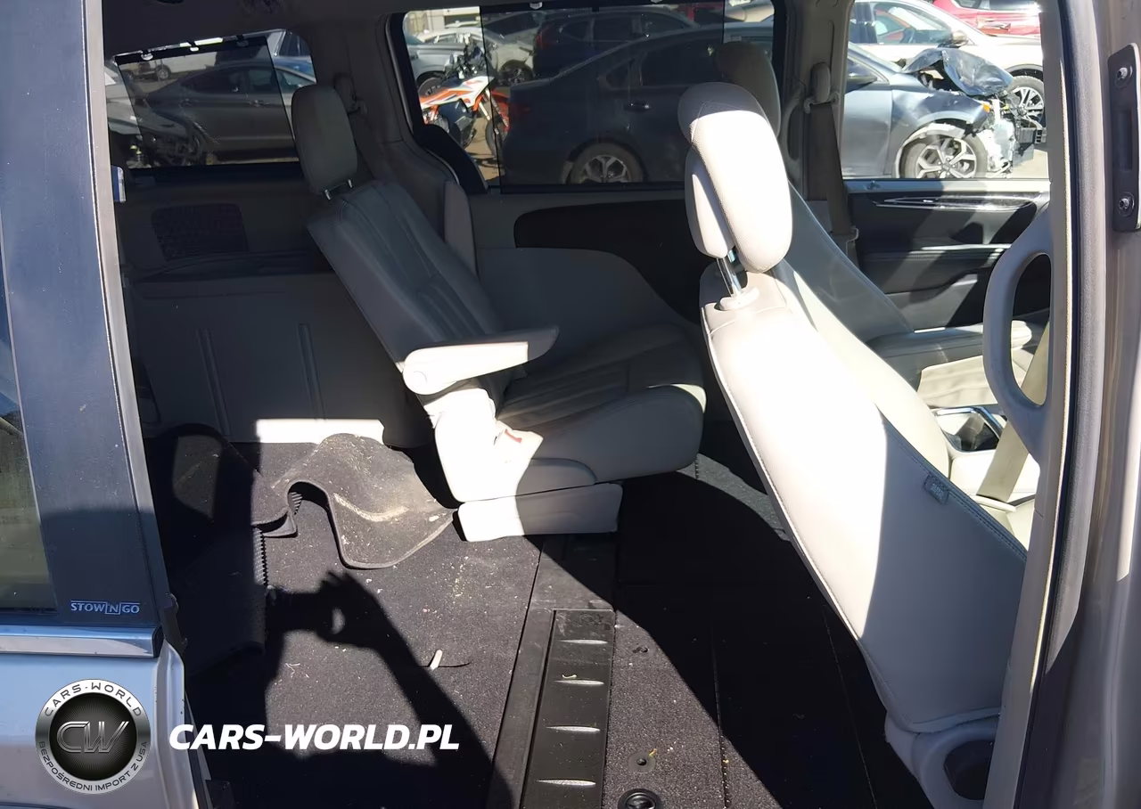 2013 Chrysler Town & Country Touring VIN:2C4RC1BG2DR570754 - 8