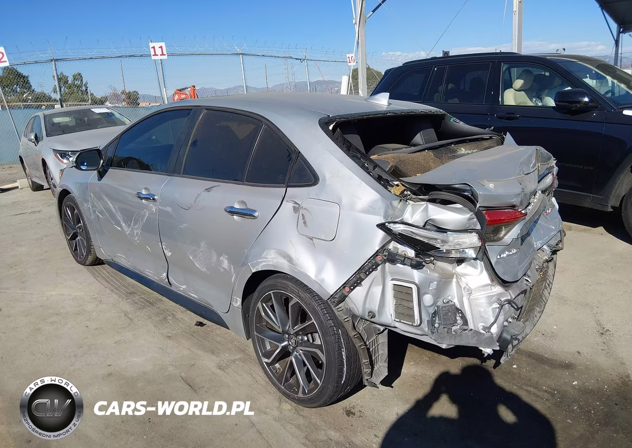 2020 Toyota Corolla Xse VIN:JTDT4RCE7LJ023531 - 3