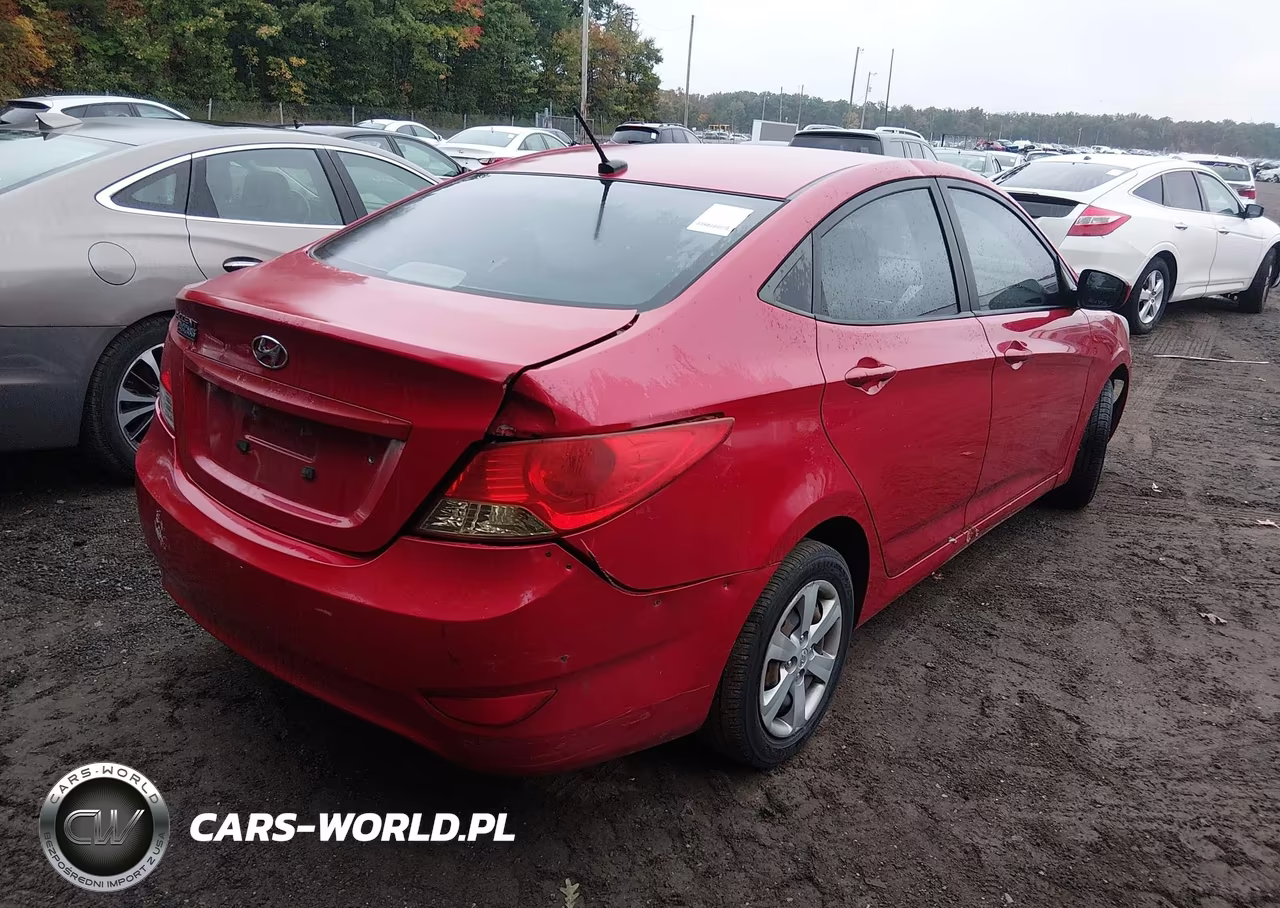 2013 Hyundai Accent Gls VIN:KMHCT4AE0DU376603 - 4