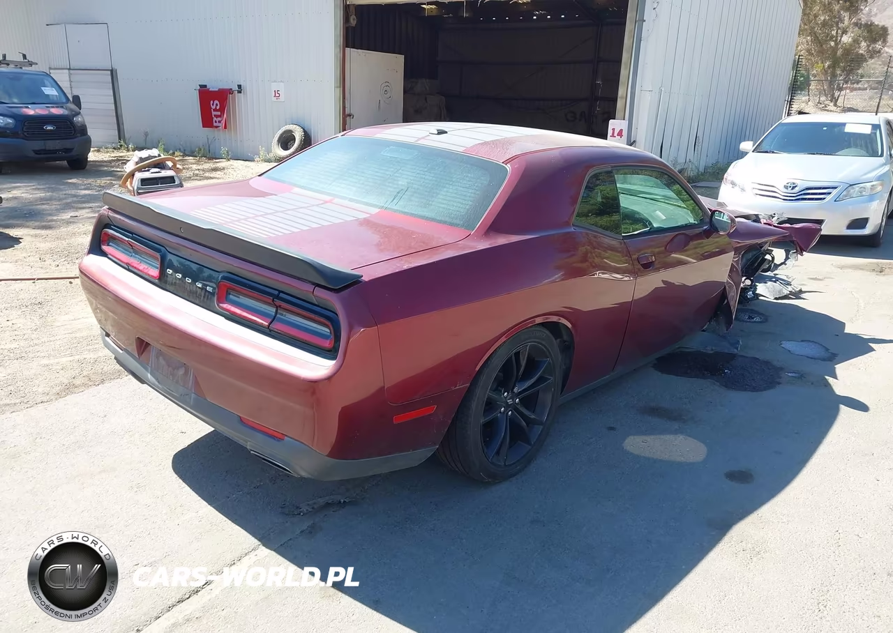 2018 Dodge Challenger Sxt VIN:2C3CDZAG9JH118549 - 4