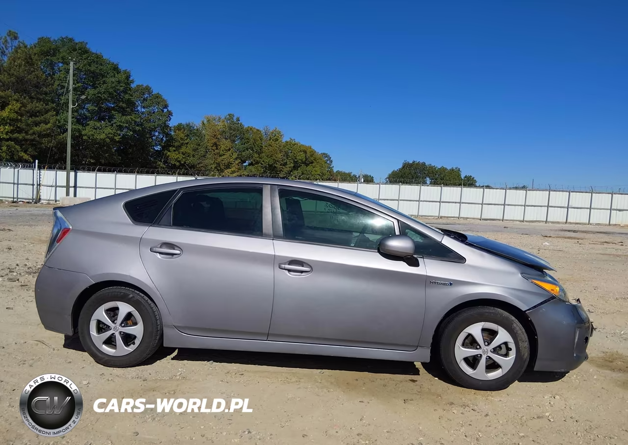 2015 Toyota Prius Three VIN:JTDKN3DU3F1930308 - 13