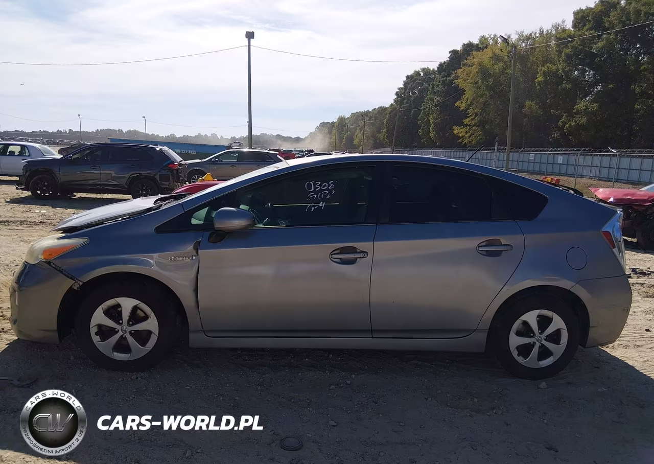 2015 Toyota Prius Three VIN:JTDKN3DU3F1930308 - 14