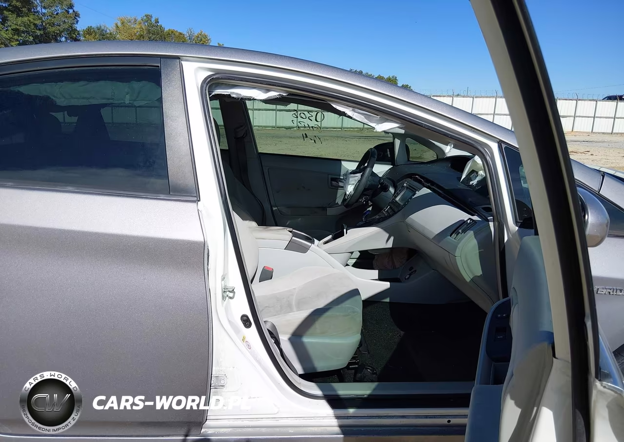 2015 Toyota Prius Three VIN:JTDKN3DU3F1930308 - 5