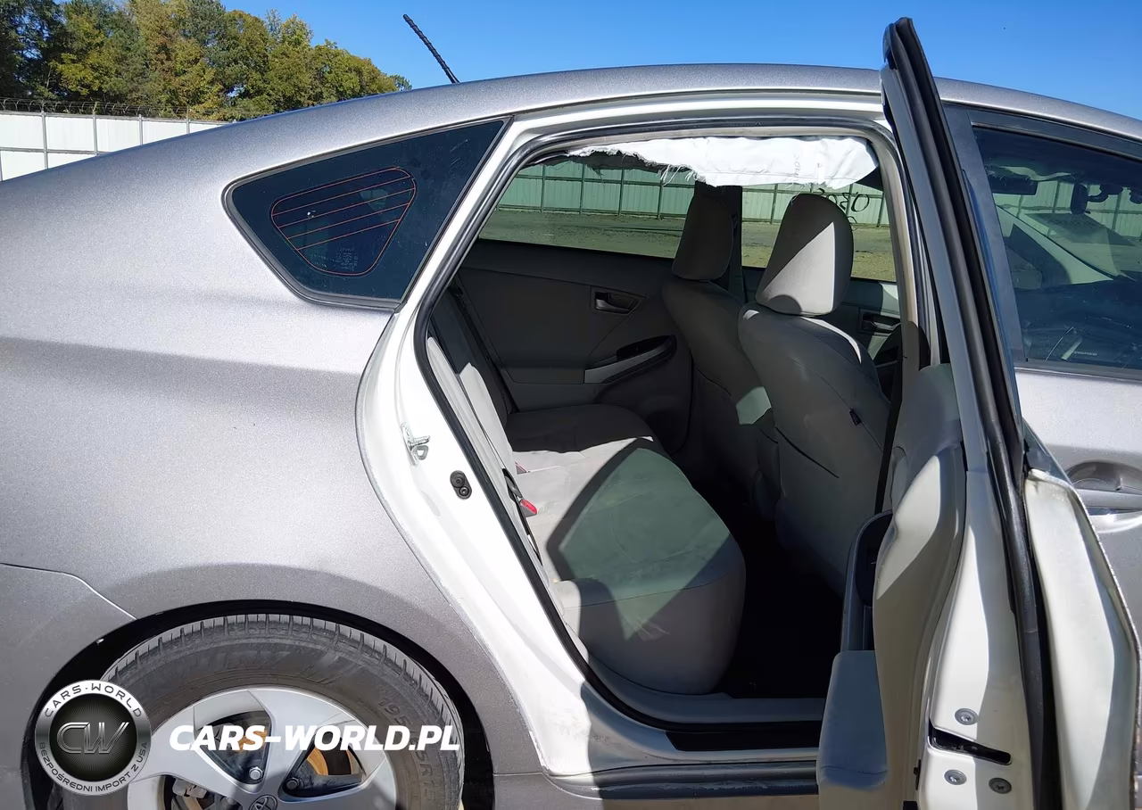 2015 Toyota Prius Three VIN:JTDKN3DU3F1930308 - 8