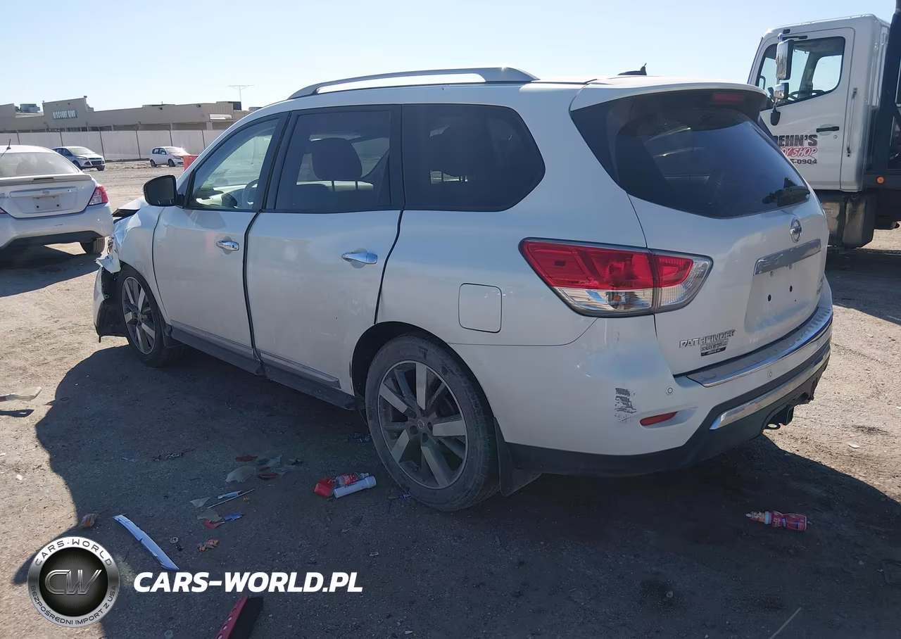 2015 Nissan Pathfinder Platinum VIN:5N1AR2MMXFC634907 - 3