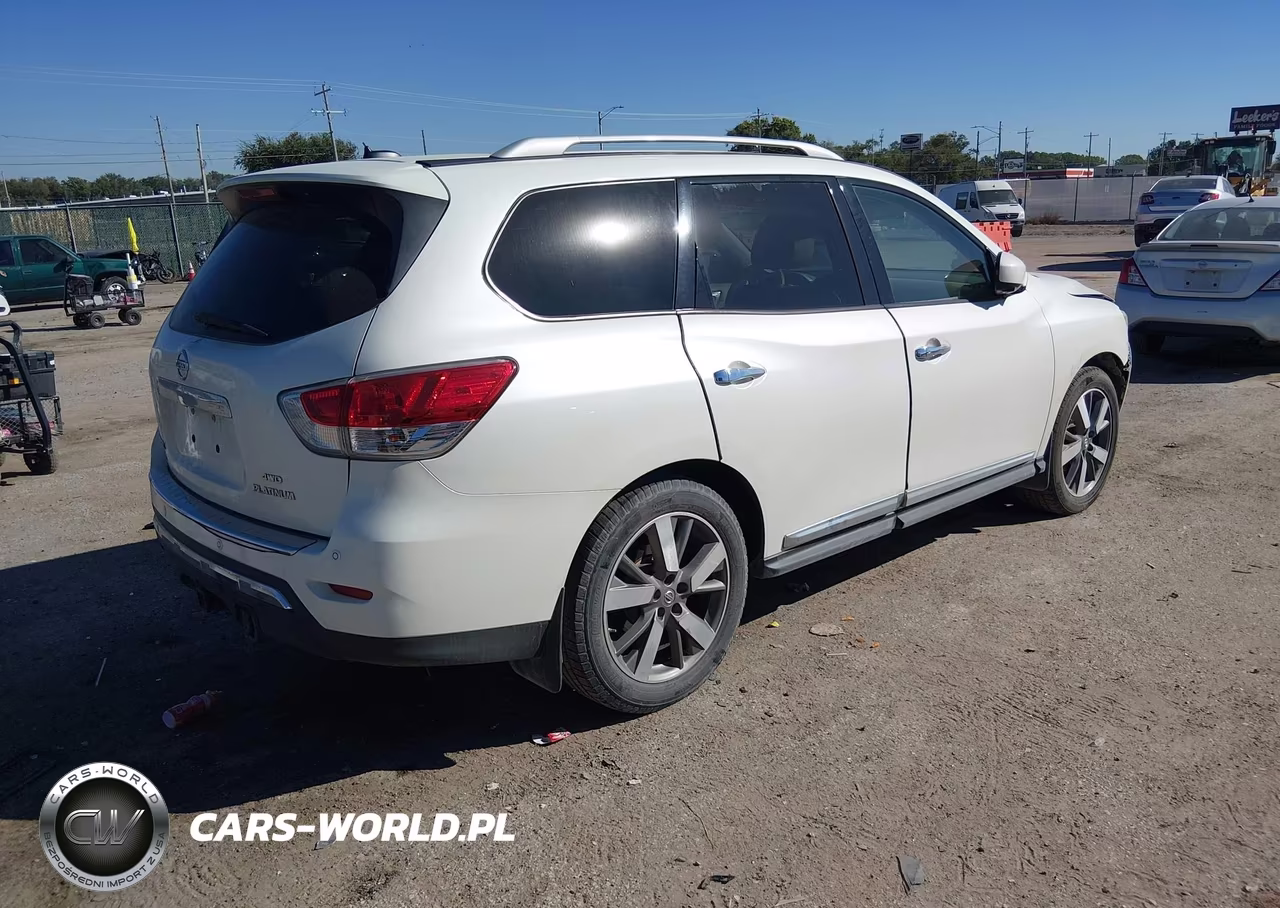 2015 Nissan Pathfinder Platinum VIN:5N1AR2MMXFC634907 - 4