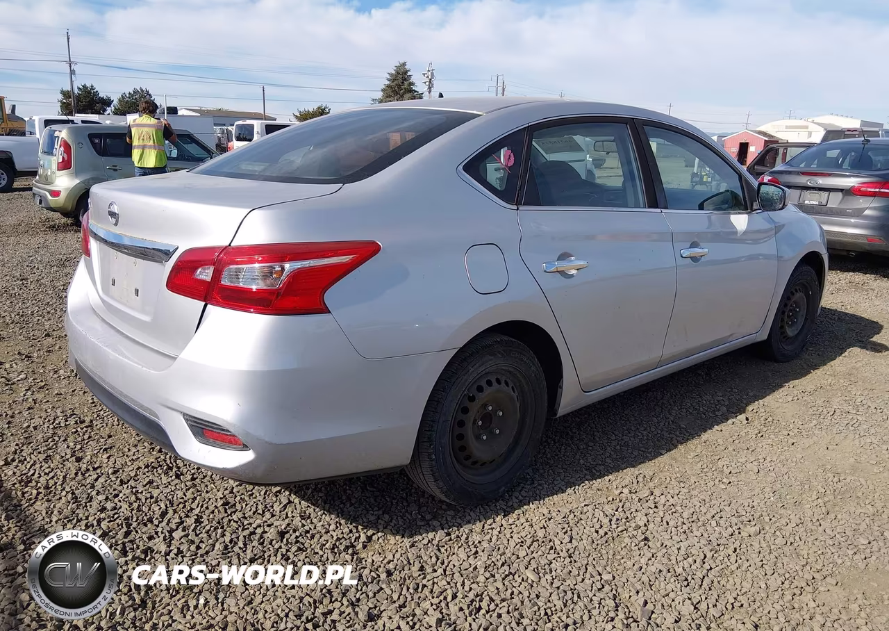 2018 Nissan Sentra S VIN:3N1AB7AP4JY313503 - 4