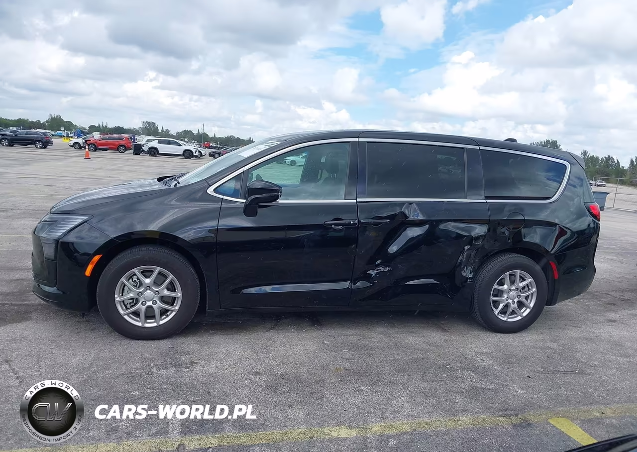 2027 Chrysler Pacifica VIN:2C4RC1BG0VR580717 - 14