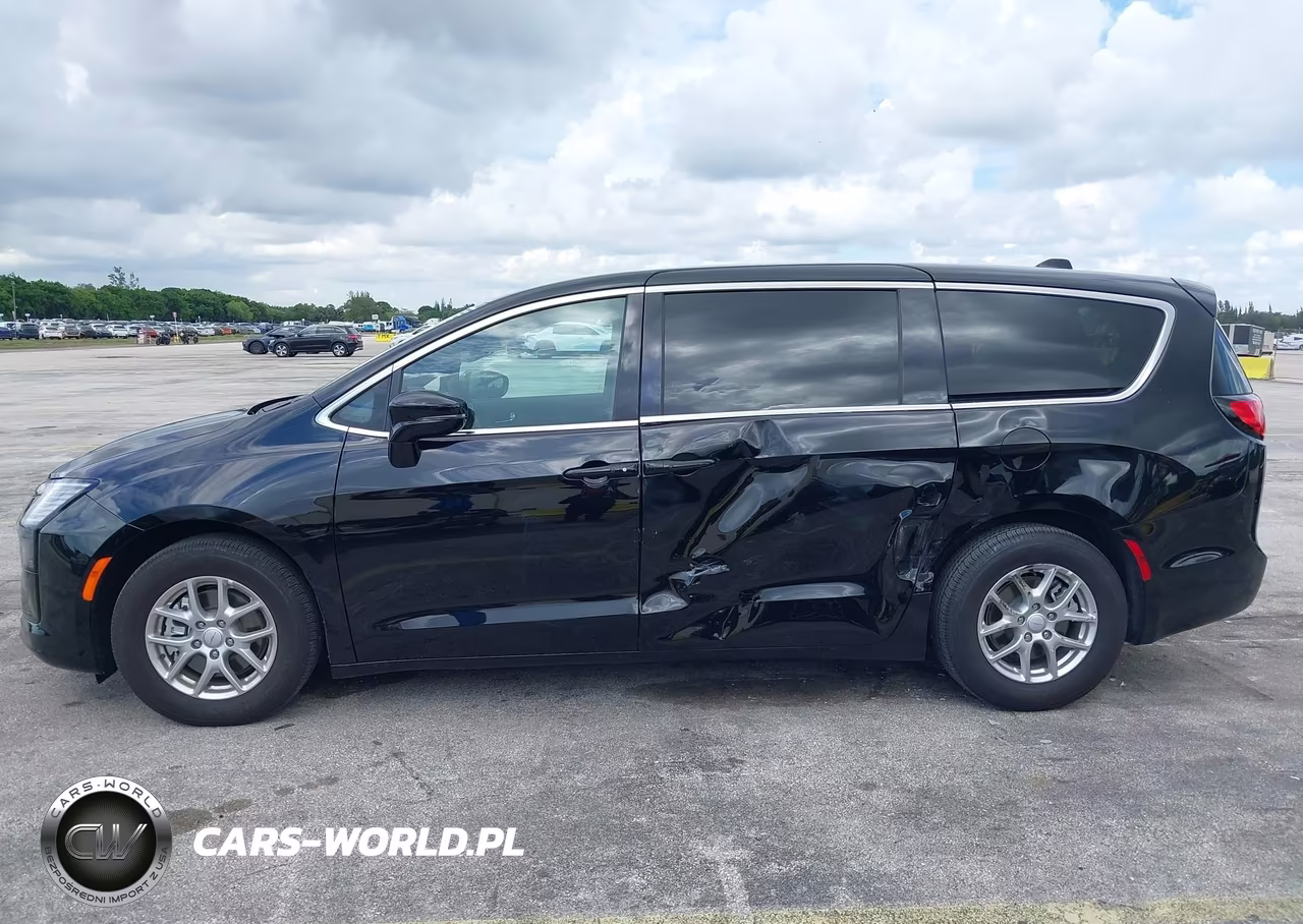 2027 Chrysler Pacifica VIN:2C4RC1BG0VR580717 - 6