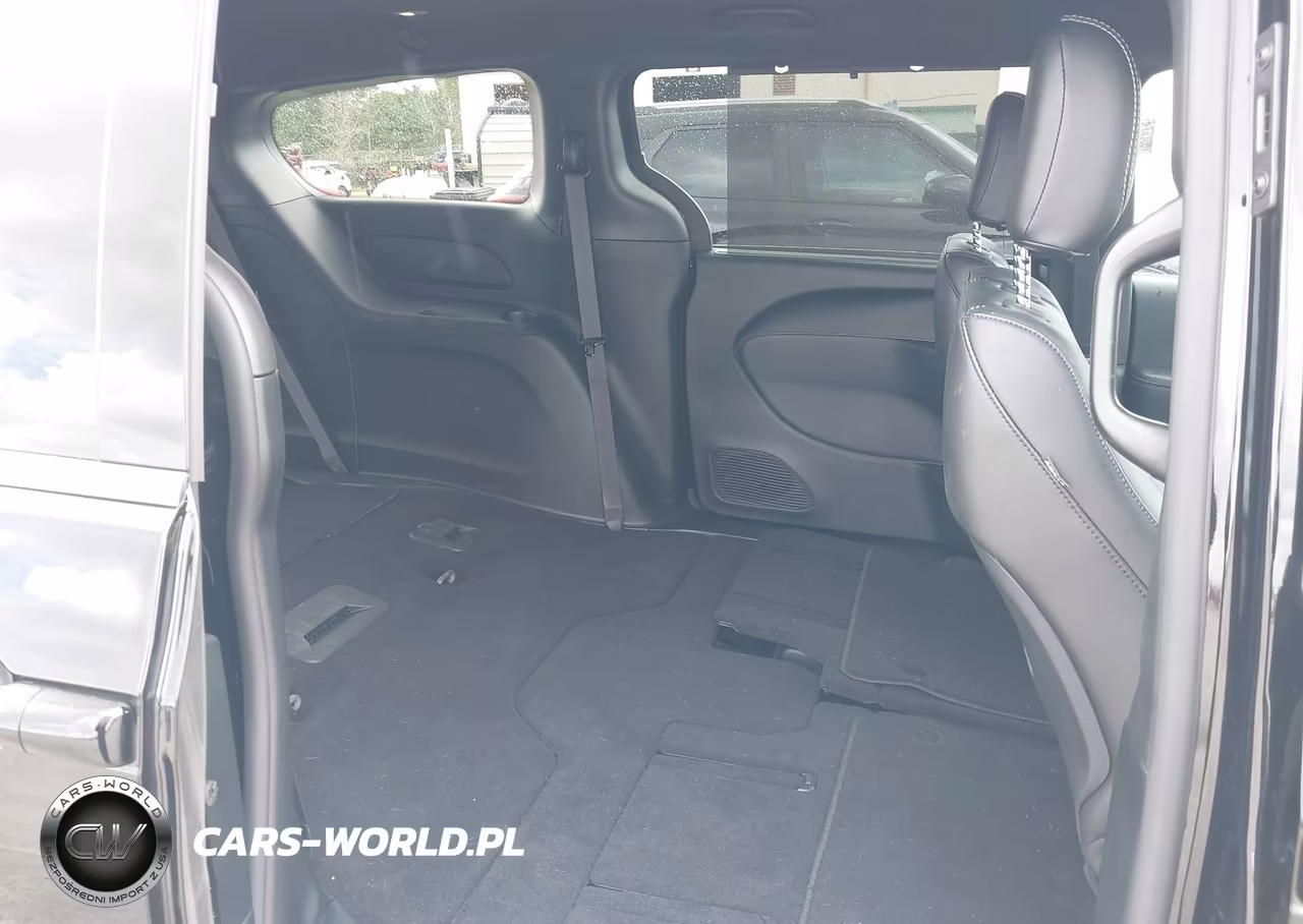 2027 Chrysler Pacifica VIN:2C4RC1BG0VR580717 - 8