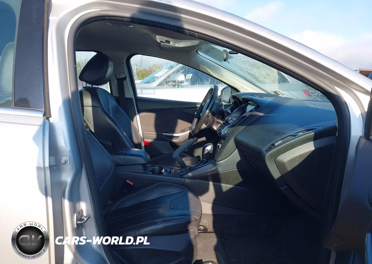 2013 Ford Focus Titanium VIN:1FADP3N20DL193799 - 5