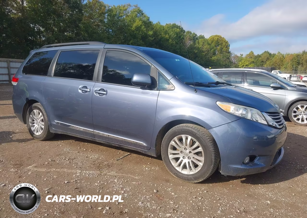 2014 Toyota Sienna Xle V6 8 Passenger