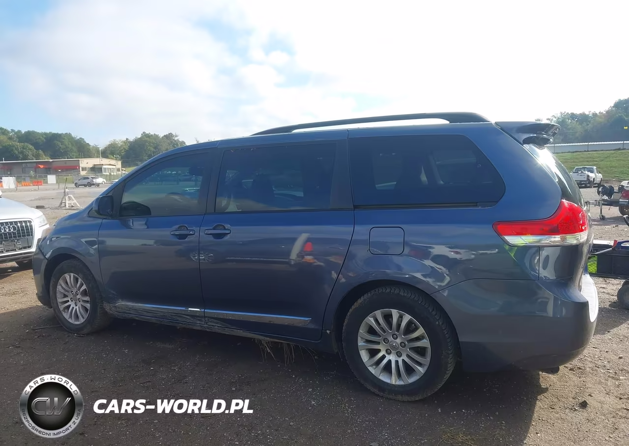 2014 Toyota Sienna Xle V6 8 Passenger VIN:5TDYK3DCXES513330 - 14