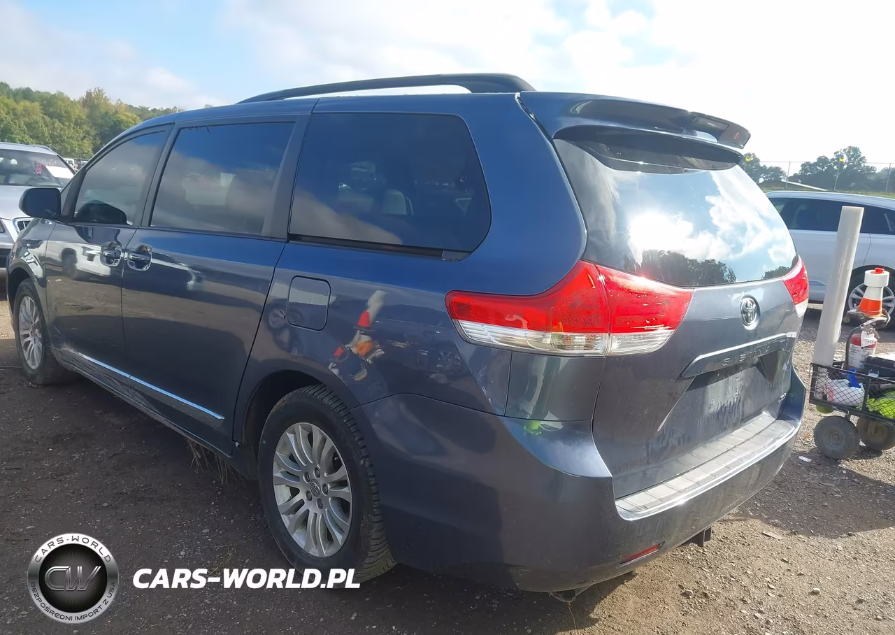 2014 Toyota Sienna Xle V6 8 Passenger VIN:5TDYK3DCXES513330 - 3