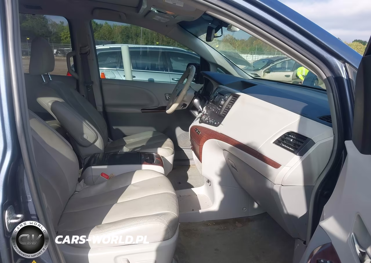 2014 Toyota Sienna Xle V6 8 Passenger VIN:5TDYK3DCXES513330 - 5