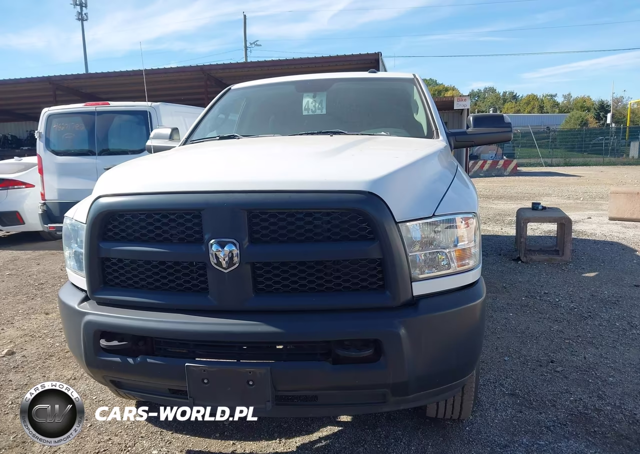 2018 Ram 3500 Tradesman 4X4 8' Box VIN:3C63R3GT1JG285249 - 12