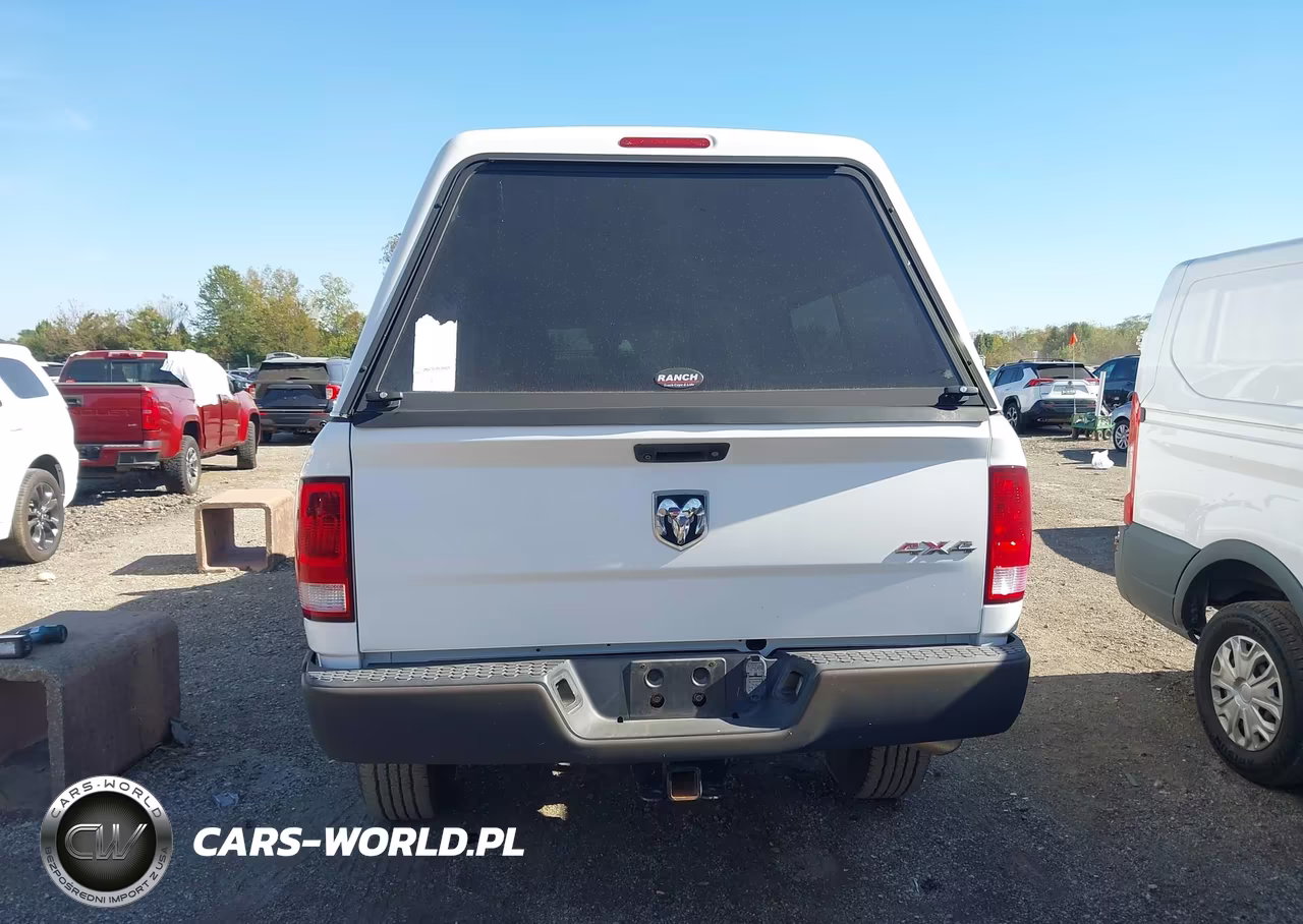 2018 Ram 3500 Tradesman 4X4 8' Box VIN:3C63R3GT1JG285249 - 16
