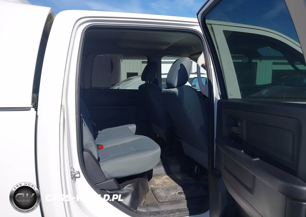 2018 Ram 3500 Tradesman 4X4 8' Box VIN:3C63R3GT1JG285249 - 8