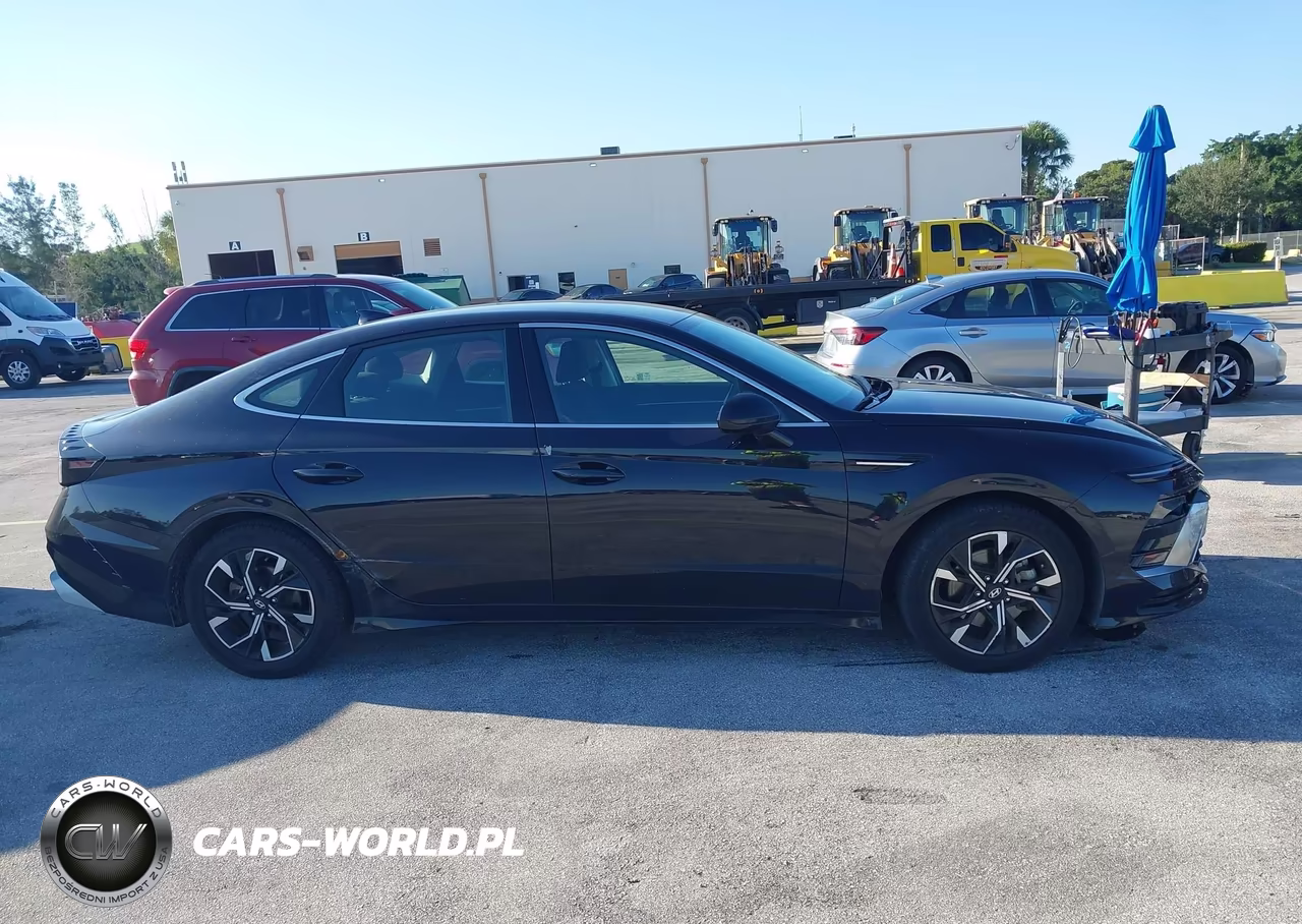 2025 Hyundai Sonata Sel VIN:KMHL64JA9SA440642 - 13