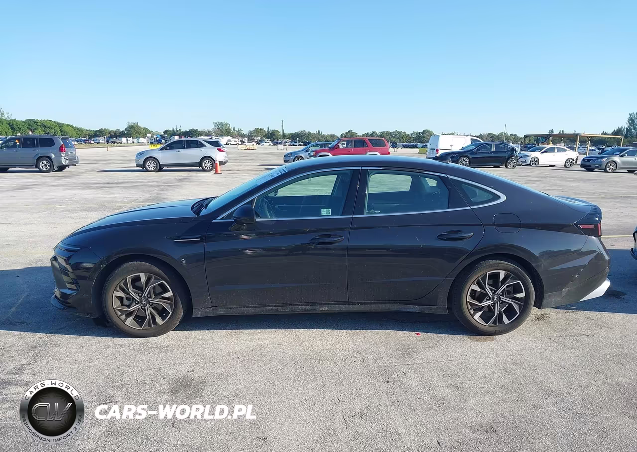 2025 Hyundai Sonata Sel VIN:KMHL64JA9SA440642 - 14
