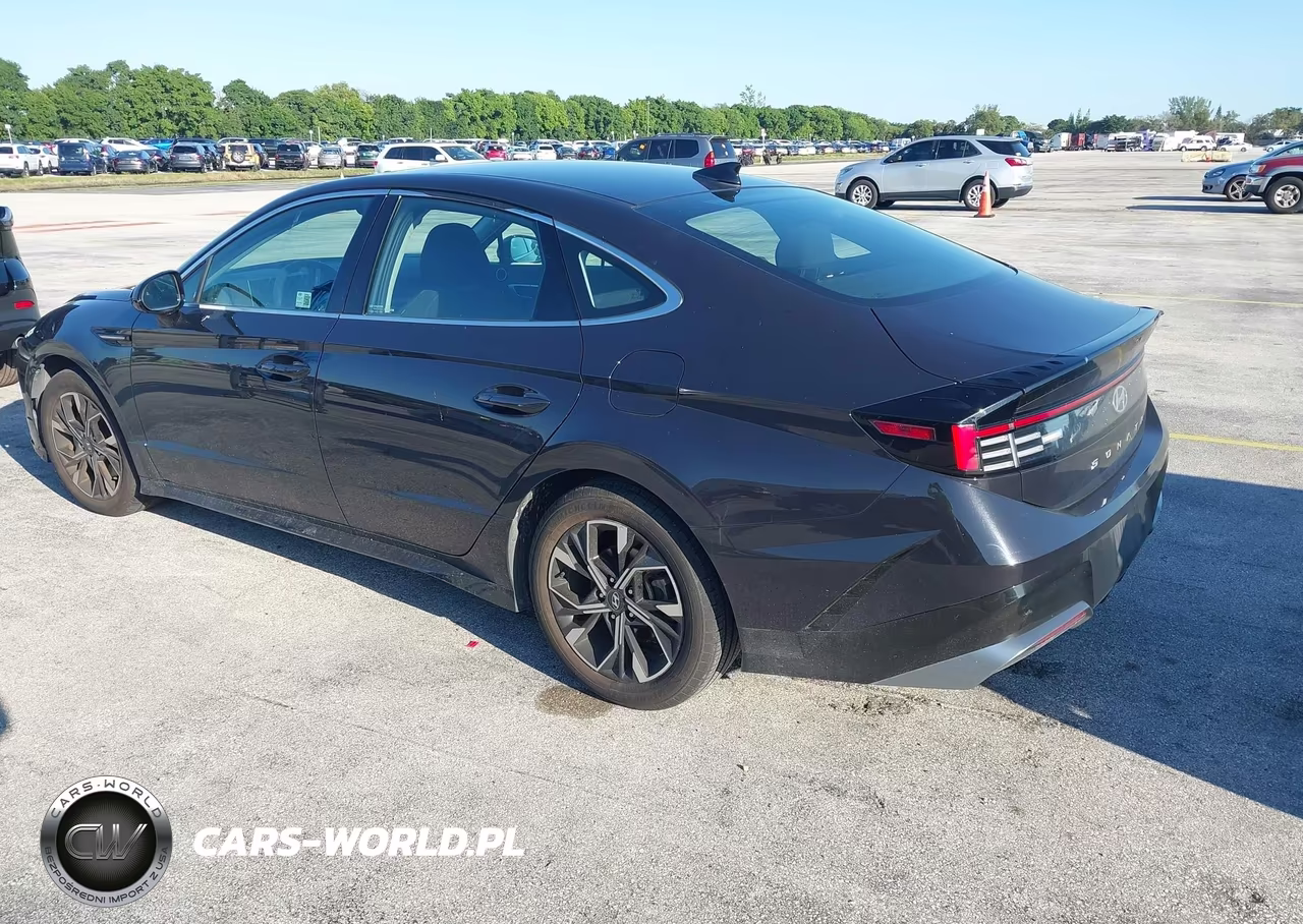 2025 Hyundai Sonata Sel VIN:KMHL64JA9SA440642 - 3