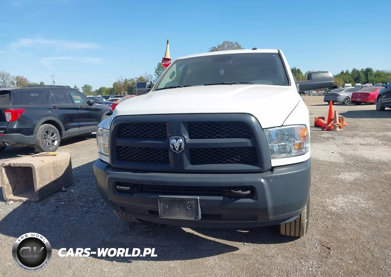 2018 Ram 3500 Tradesman 4X4 8' Box VIN:3C63R3GTXJG299084 - 12
