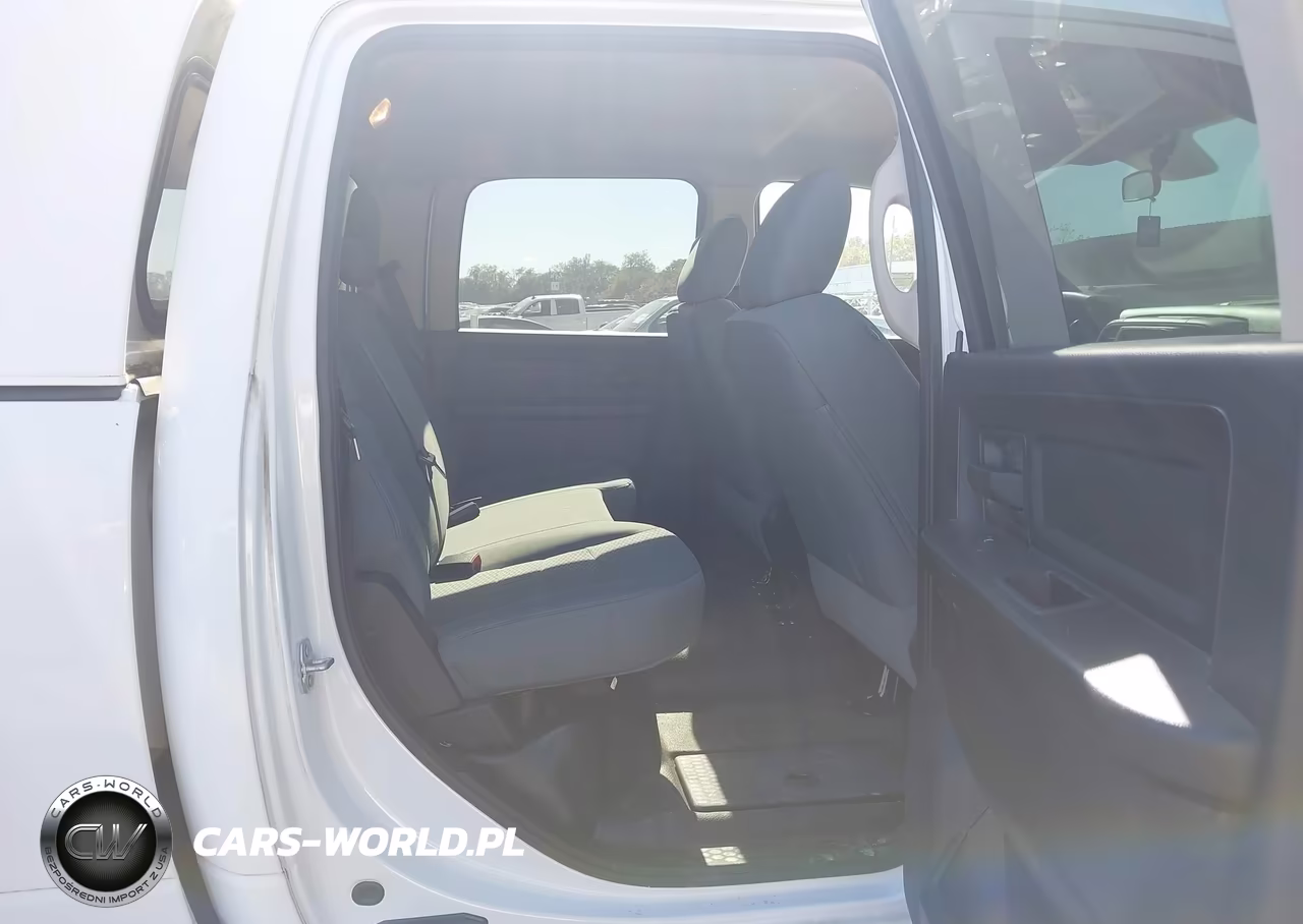 2018 Ram 3500 Tradesman 4X4 8' Box VIN:3C63R3GTXJG299084 - 8