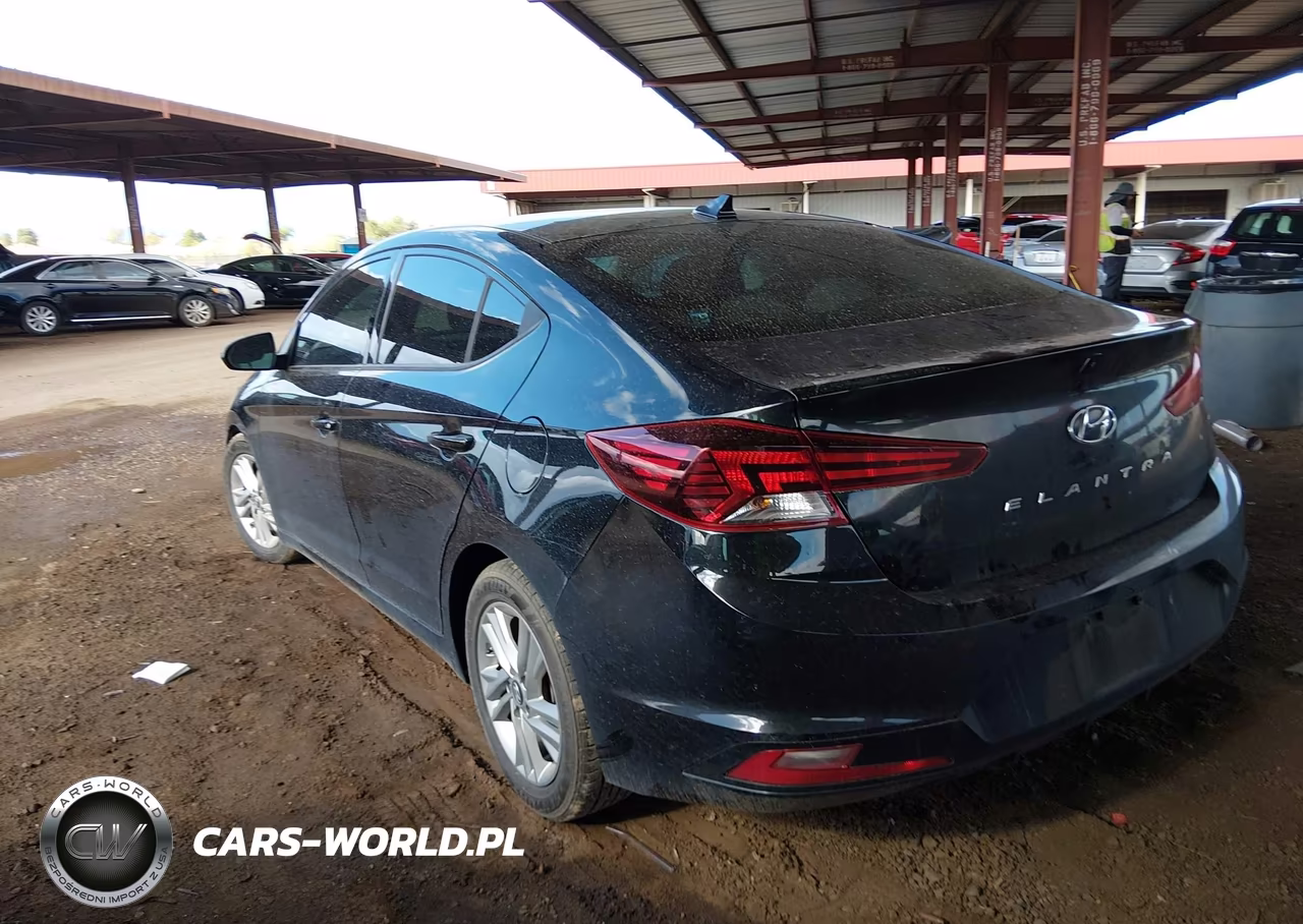 2019 Hyundai Elantra Sel VIN:5NPD84LF1KH415982 - 3