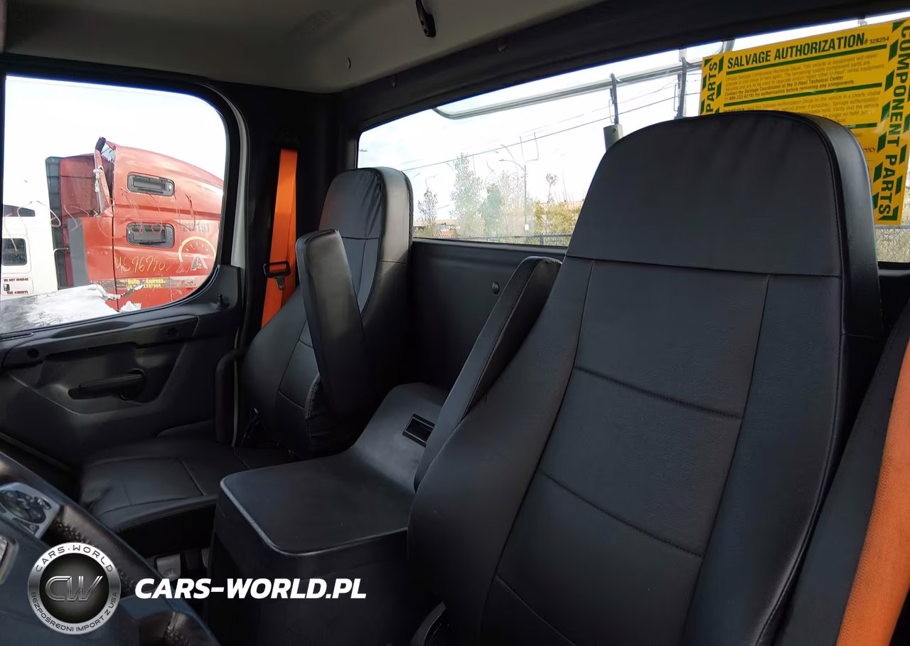 2025 Freightliner M2 106 VIN:3AKBCYD2XSDVK7797 - 7