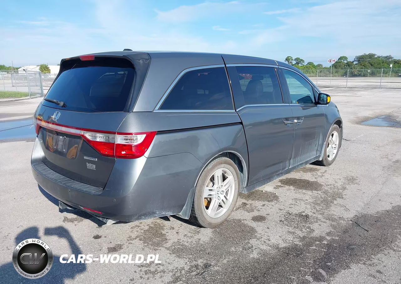 2012 Honda Odyssey Touring-Touring Elite VIN:5FNRL5H94CB007067 - 4