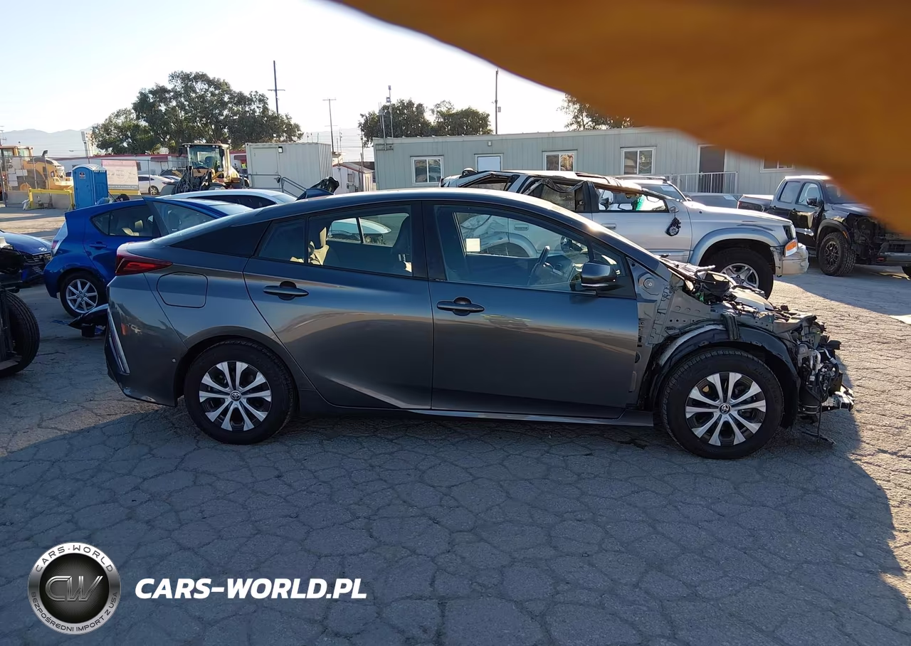 2021 Toyota Prius Prime Limited VIN:JTDKAMFP7M3177313 - 14