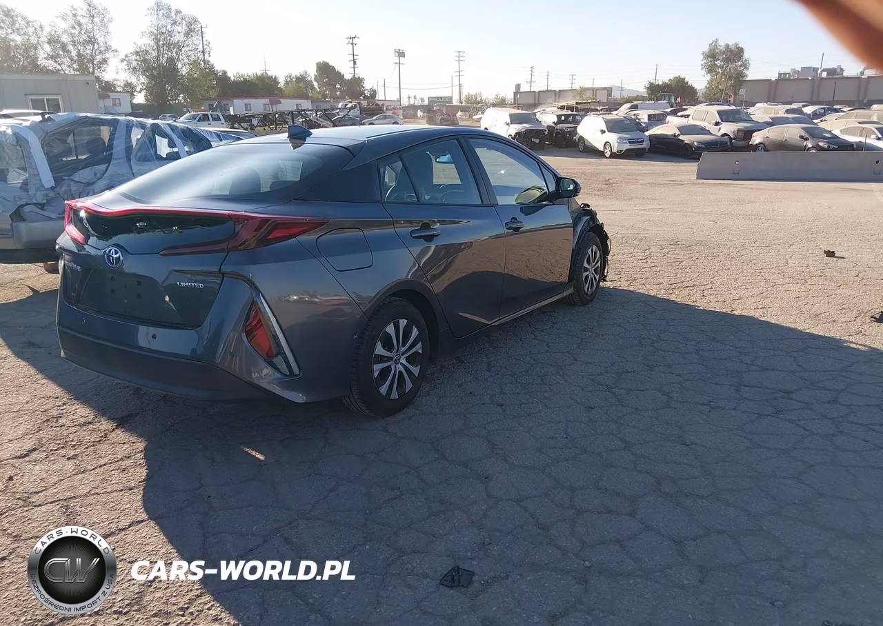 2021 Toyota Prius Prime Limited VIN:JTDKAMFP7M3177313 - 4