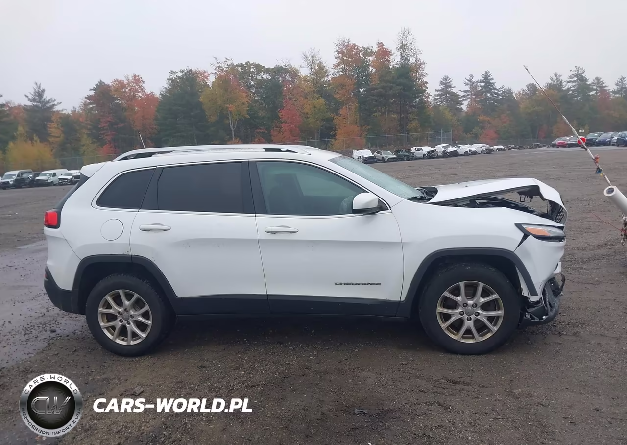 2016 Jeep Cherokee Latitude VIN:1C4PJMCB9GW371942 - 13