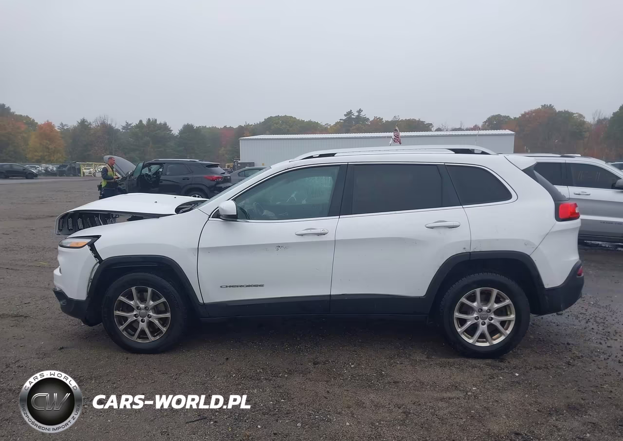 2016 Jeep Cherokee Latitude VIN:1C4PJMCB9GW371942 - 14