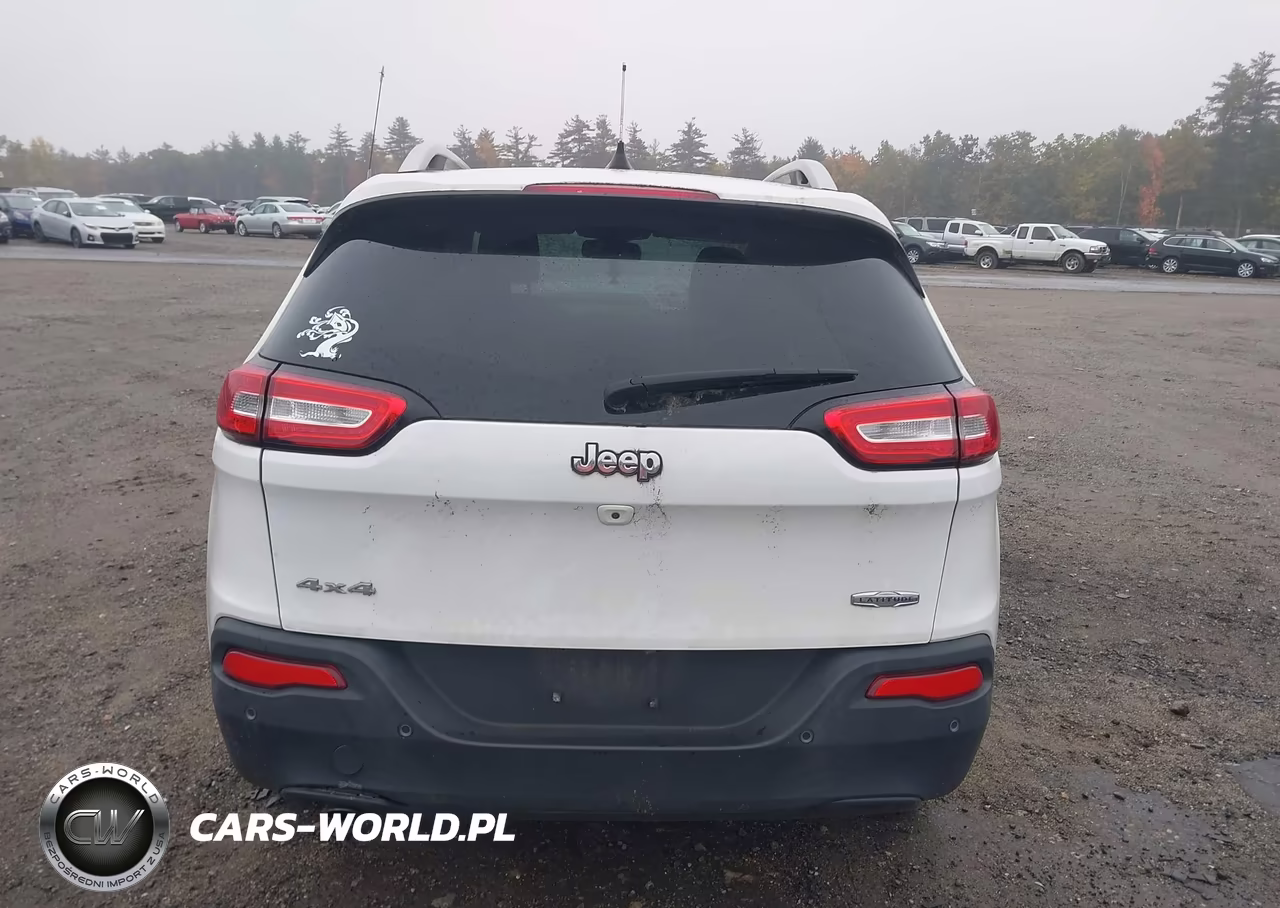 2016 Jeep Cherokee Latitude VIN:1C4PJMCB9GW371942 - 16