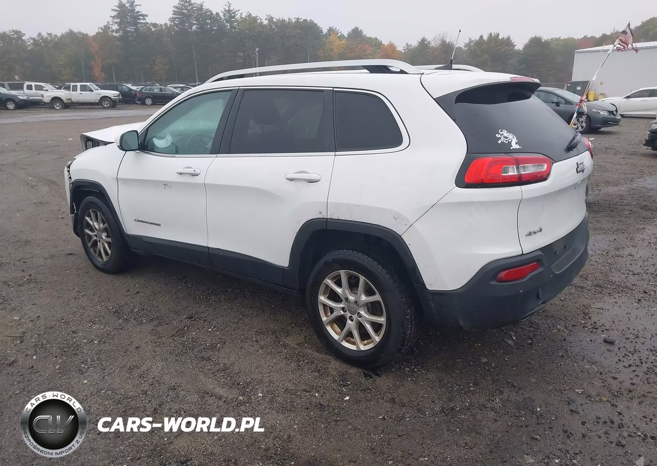 2016 Jeep Cherokee Latitude VIN:1C4PJMCB9GW371942 - 3