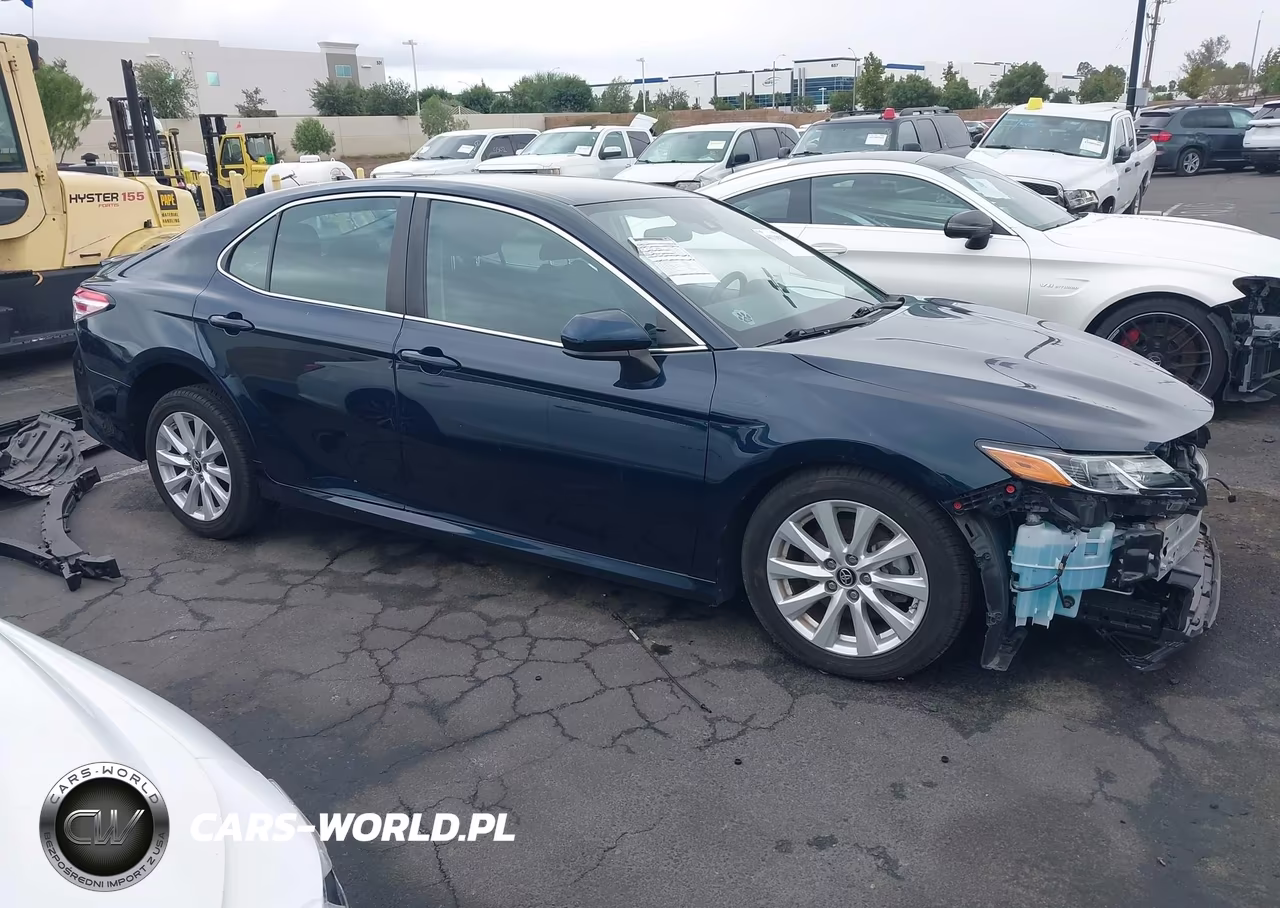 2019 Toyota Camry Le VIN:4T1B11HKXKU249303 - 14
