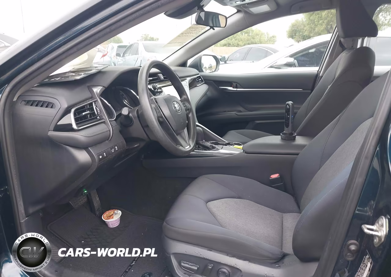 2019 Toyota Camry Le VIN:4T1B11HKXKU249303 - 5