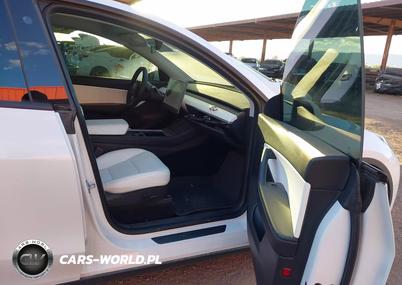 2022 Tesla Model Y Performance Dual Motor All-Wheel Drive VIN:7SAYGDEF4NF347314 - 5