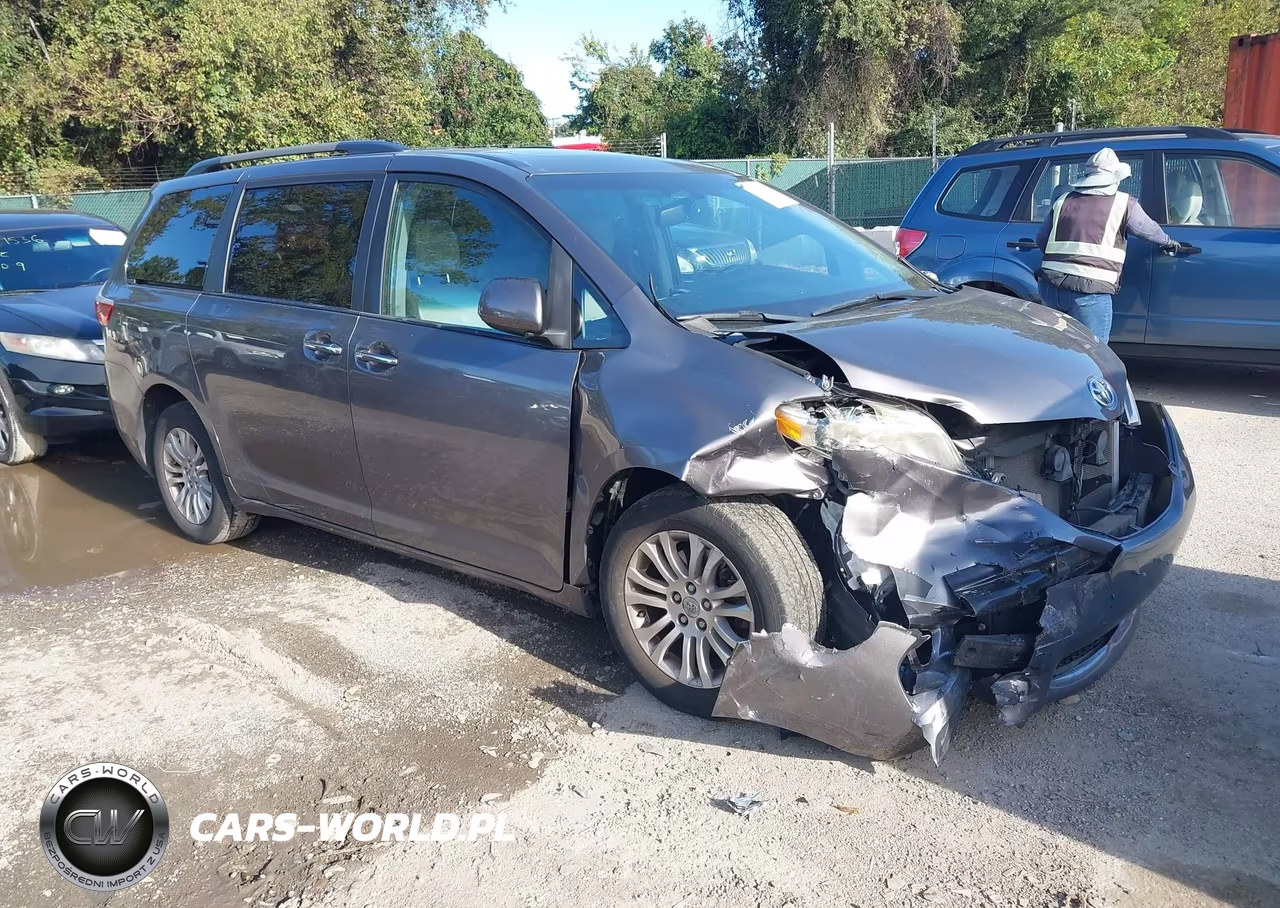 2015 Toyota Sienna Xle Premium 8 Passenger