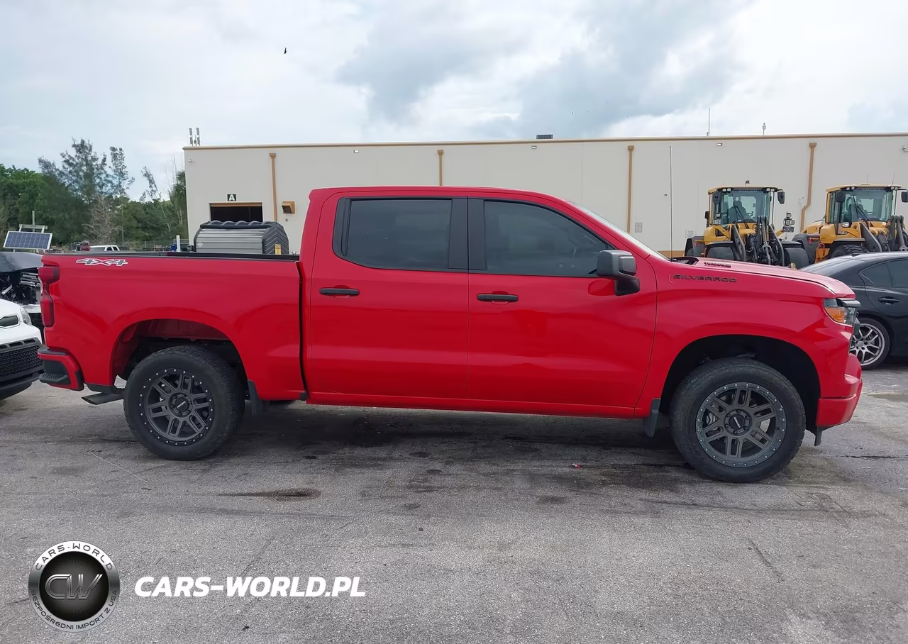 2025 Chevrolet Silverado K1500 Custom VIN:3GCPKBEK0SG373732 - 13