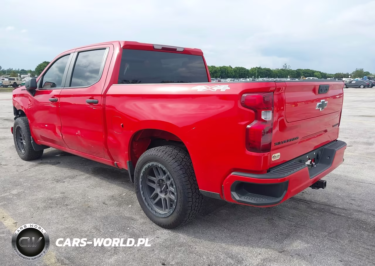 2025 Chevrolet Silverado K1500 Custom VIN:3GCPKBEK0SG373732 - 3