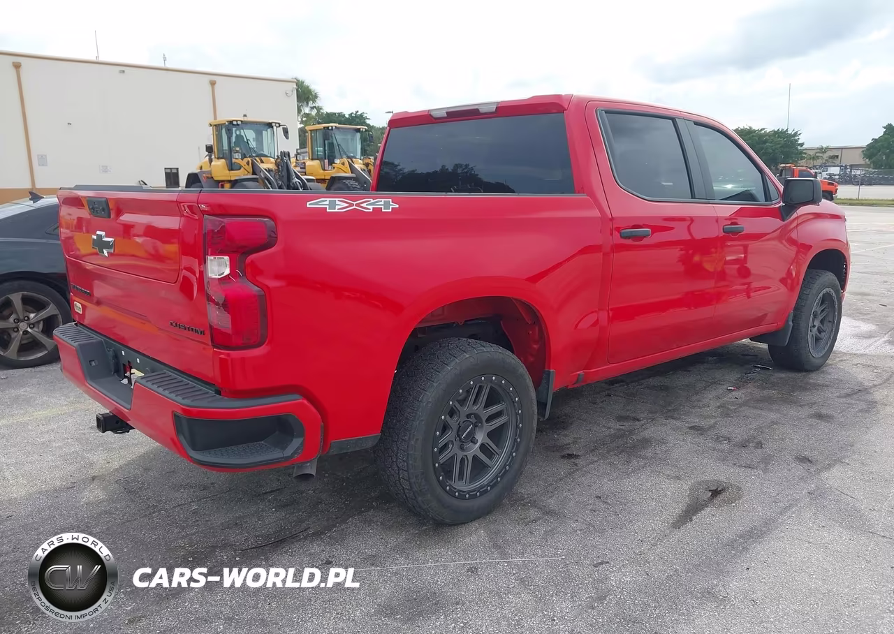2025 Chevrolet Silverado K1500 Custom VIN:3GCPKBEK0SG373732 - 4