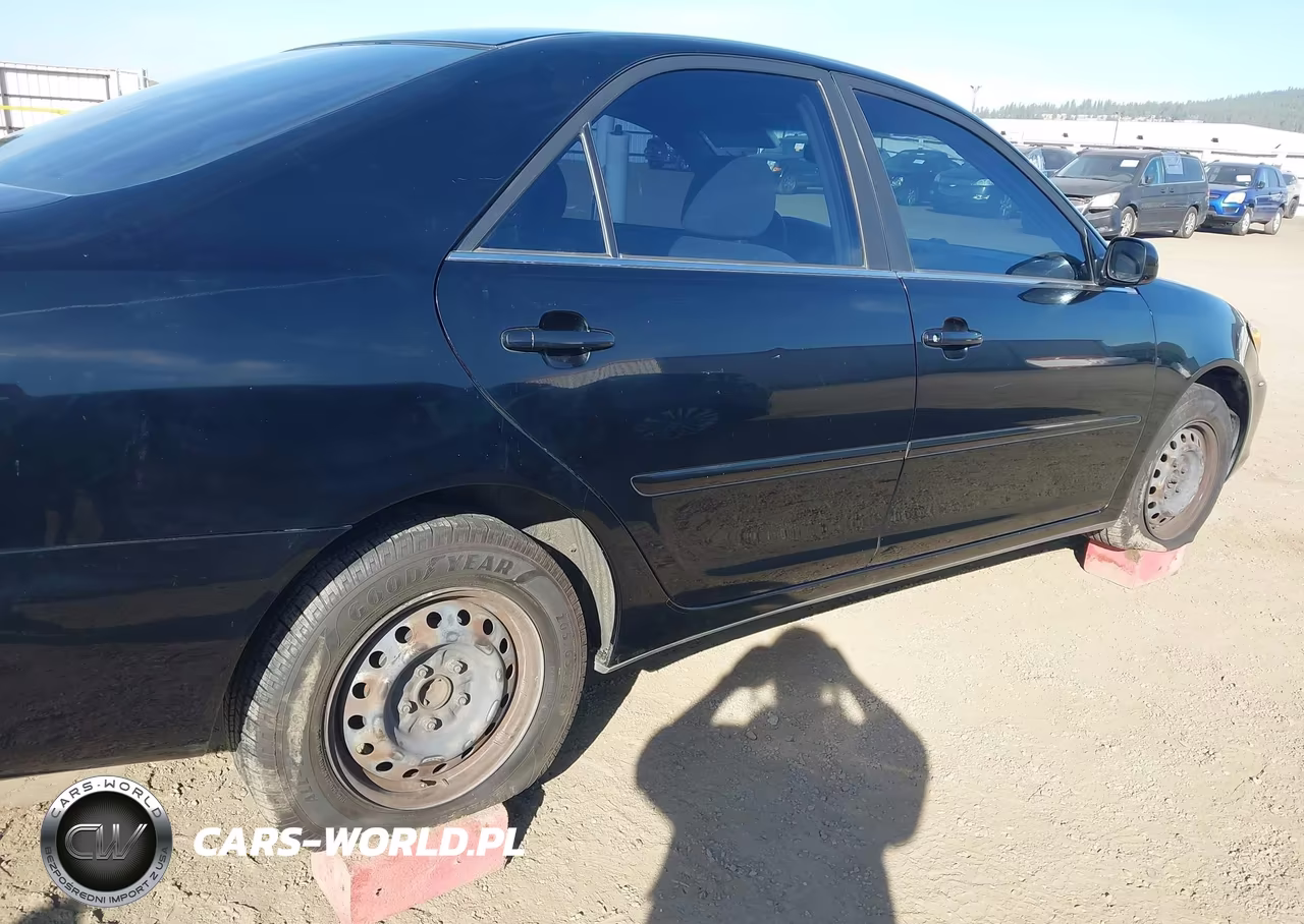 2003 Toyota Camry Le VIN:JTDBE32K930150901 - 18