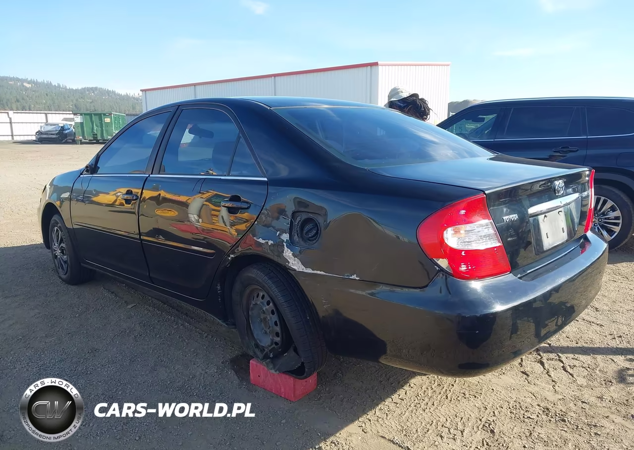 2003 Toyota Camry Le VIN:JTDBE32K930150901 - 3