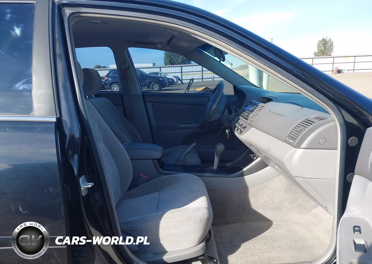 2003 Toyota Camry Le VIN:JTDBE32K930150901 - 5