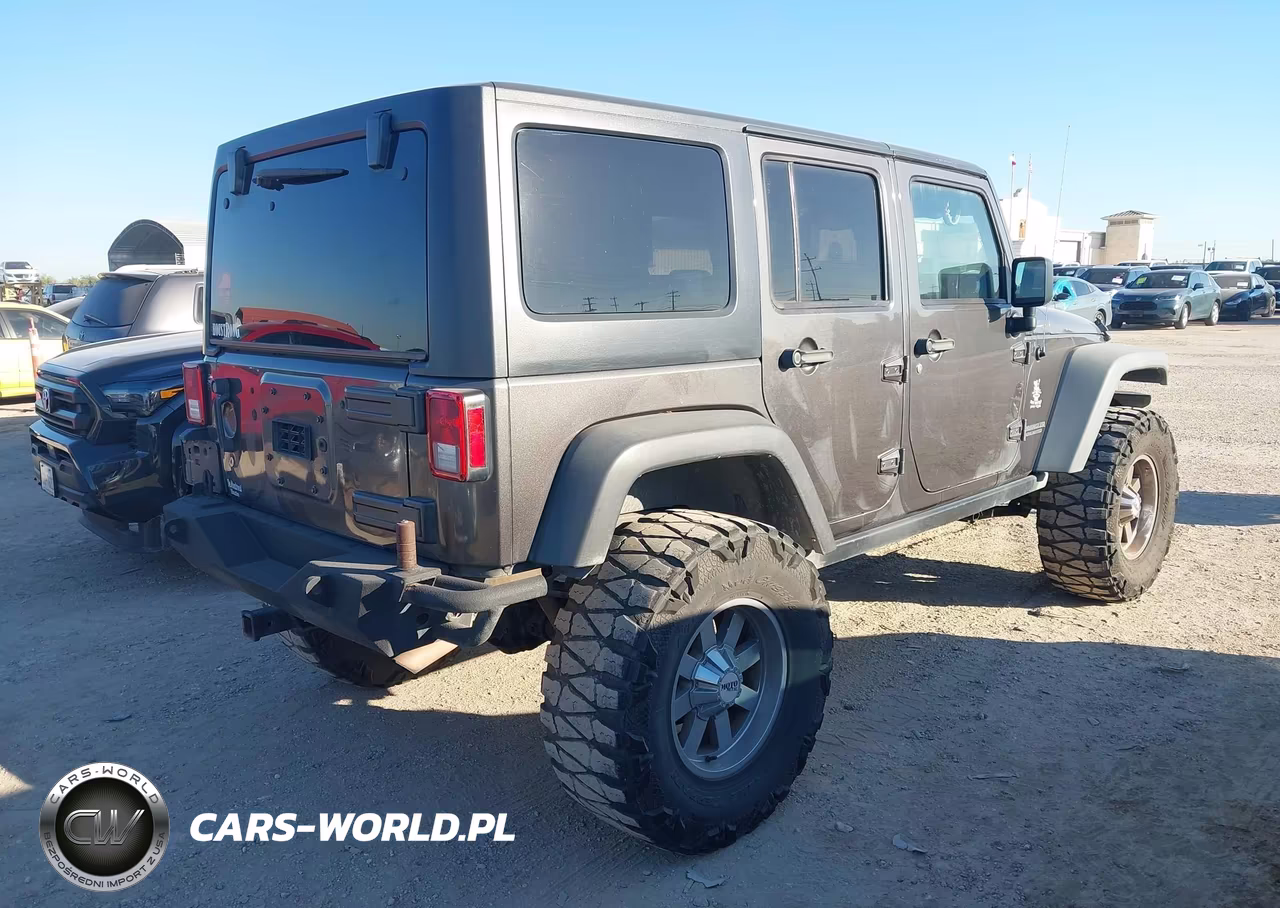 2014 Jeep Wrangler Unlimited Rubicon VIN:1C4BJWFG8EL274887 - 4