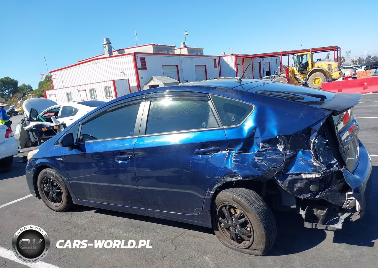 2014 Toyota Prius Two VIN:JTDKN3DU6E1770570 - 14