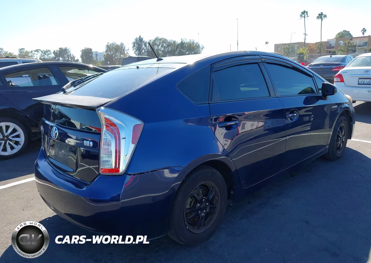 2014 Toyota Prius Two VIN:JTDKN3DU6E1770570 - 4