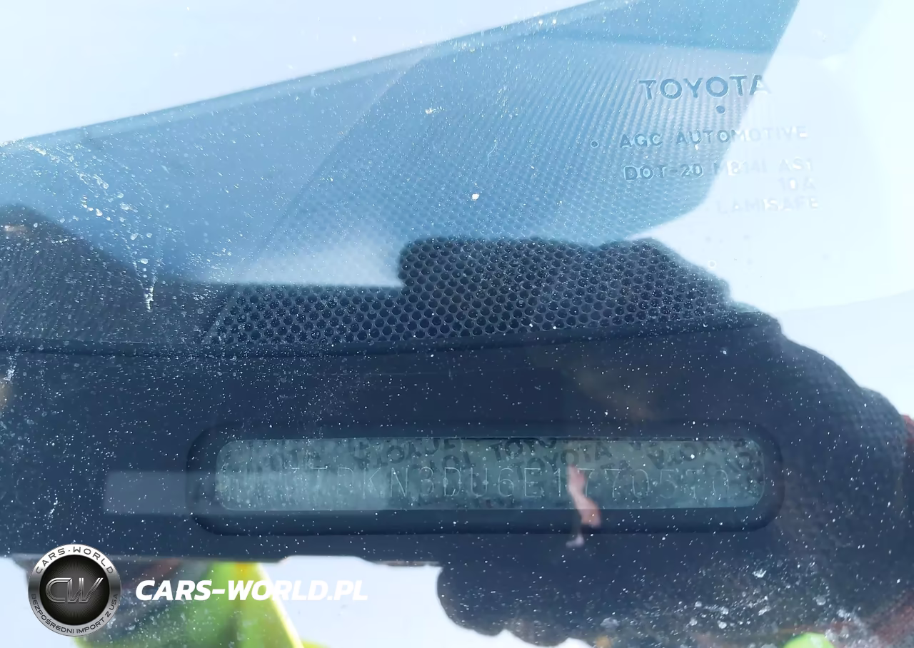 2014 Toyota Prius Two VIN:JTDKN3DU6E1770570 - 9